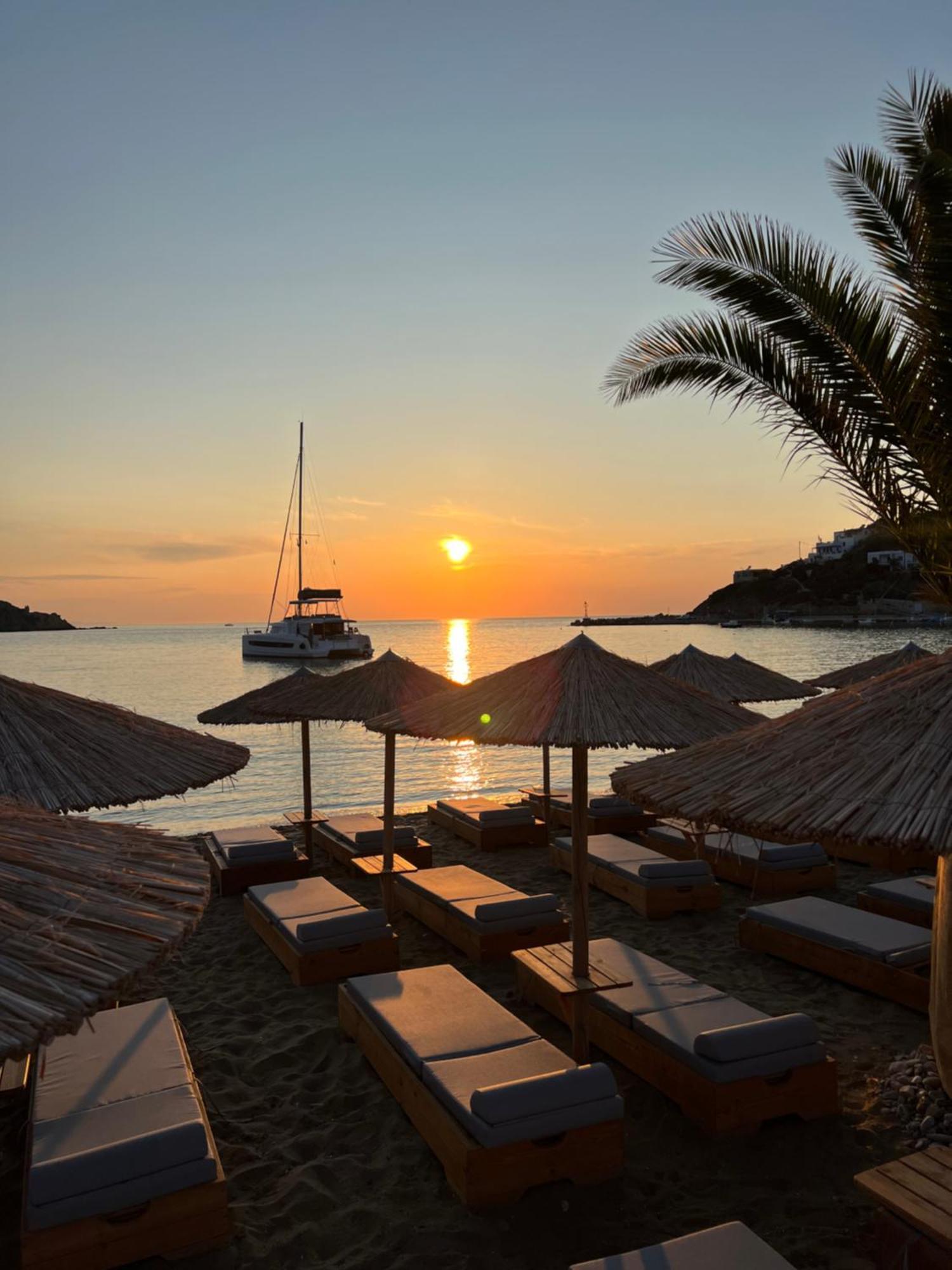 Blue Harmony Hotel Kini المظهر الخارجي الصورة